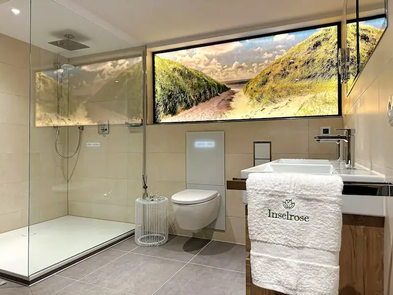 Ferienwohnung Inselrose Juist – Wohnung Sonnenflut – Badezimmer